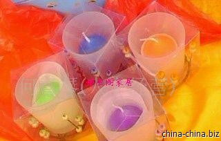 特價促銷 果凍蠟燭、香薰蠟燭與鐵藝花朵燭臺，打造浪漫情人禮與花卉銷售新亮點
